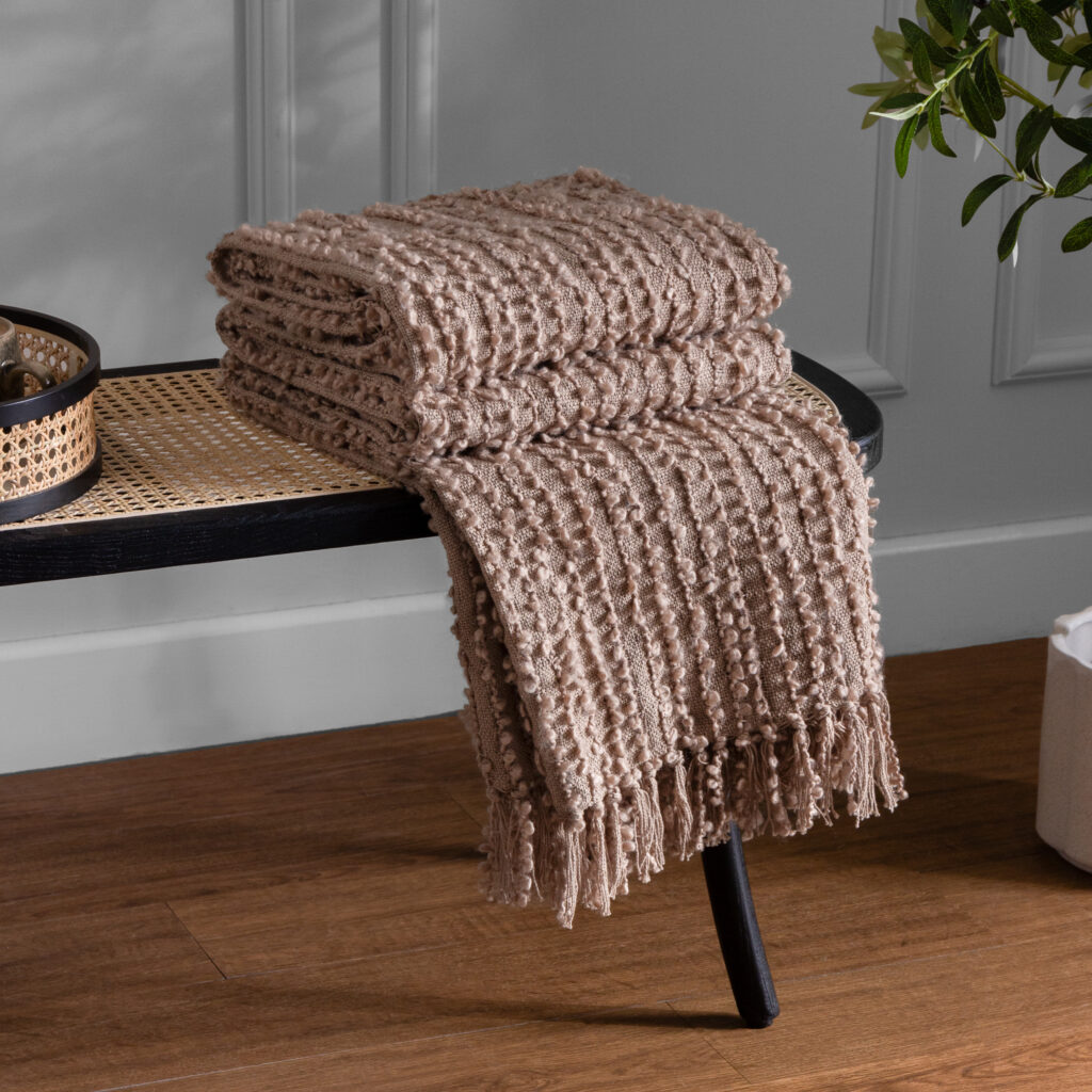 Arvo Boucle Tasselled Throw Plaster